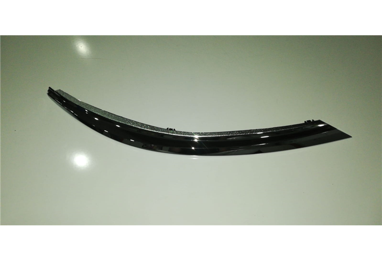 Toyota Corolla 13-18 Sağ Üst Çıta Far (Nikelaj)