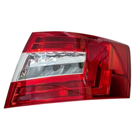 Skoda Octavia 13-16 Sağ Stop Lambası (Ledsiz)