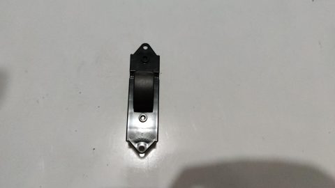 Mitsubishi L 200 07-13 Ön Sağ Cam Açma Düğmesi