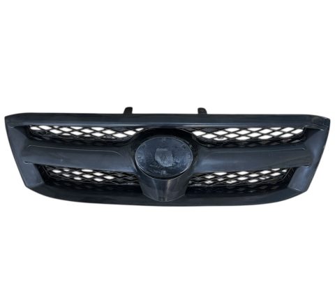 Toyota Hilux 06-08 Ön Panjur (Siyah Krom Çıtalı)